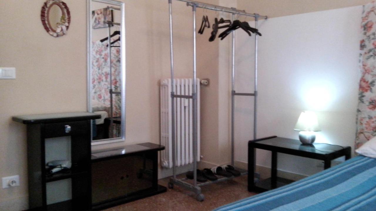 Affittacamere , Rooms Near Trastevere Station Rome Buitenkant foto